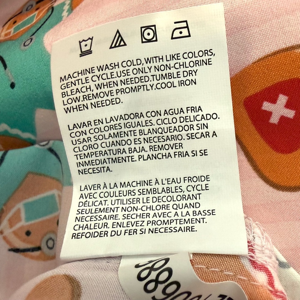 Zoe + Chloe-WonderWink-Women’s Scrub Top-Gingerbread Pattern-Pink-Size 2X-NWT - Picture 11 of 11